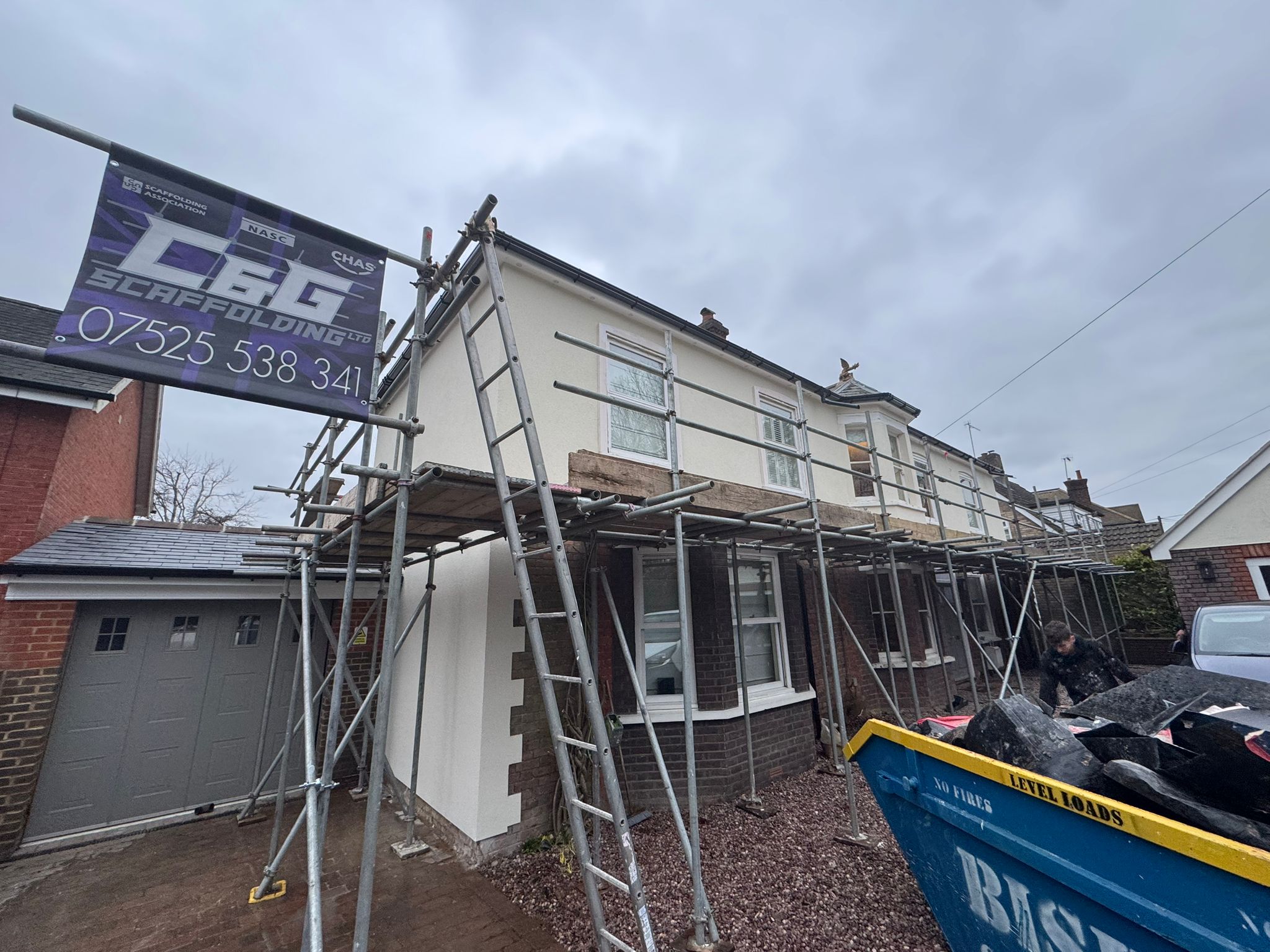 Rendered finish over external wall insulation